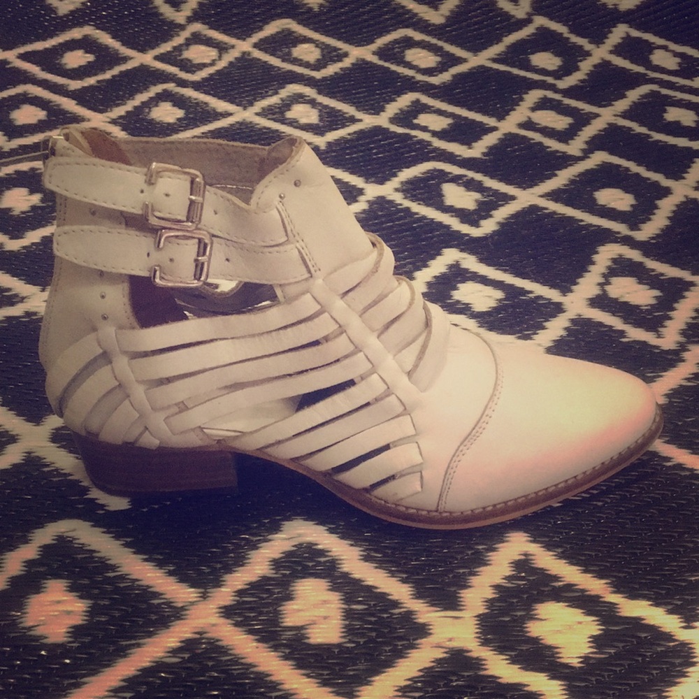 SHOE CULT BY NASTY GAL WILD WEST LEATHER BOOTIE